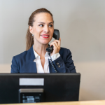 A Checkin Adm faz recepção, check-in e check-out com segurança e agilidade.