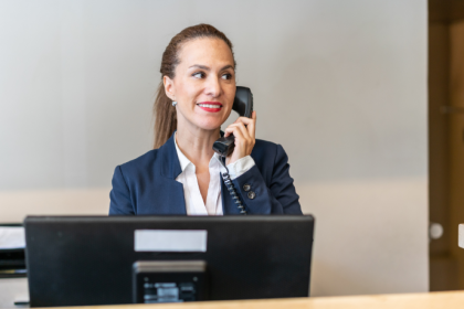 A Checkin Adm faz recepção, check-in e check-out com segurança e agilidade.