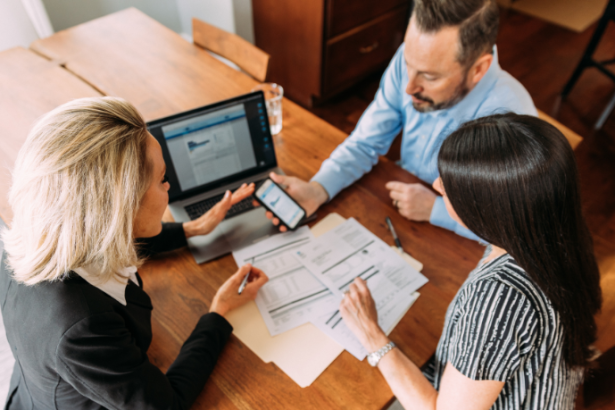 Cicero Viana Filho revela como a educação financeira prepara para uma aposentadoria tranquila.