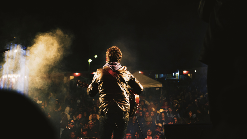 Marcio André Savi compartilha dicas para aproveitar ao máximo a emoção dos shows ao vivo.