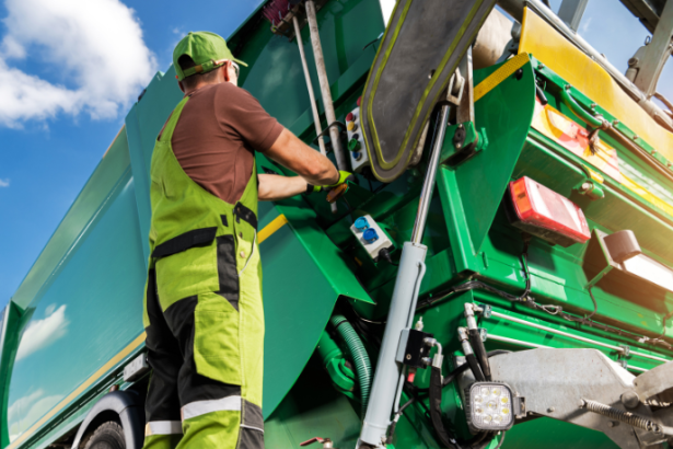 Márcio Velho da Silva destaca o papel essencial dos catadores na economia circular e na transformação social das comunidades.