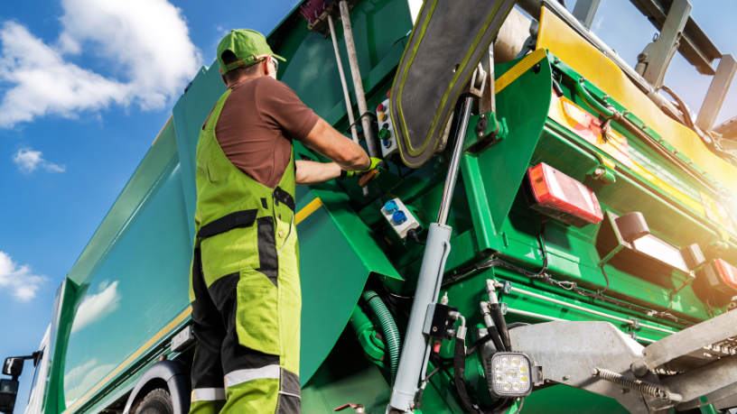 Márcio Velho da Silva destaca o papel essencial dos catadores na economia circular e na transformação social das comunidades.