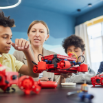 Robótica educacional na prática: Sérgio Bento De Araújo explica por que as competições aceleram a aprendizagem e desenvolvem habilidades além da sala de aula.