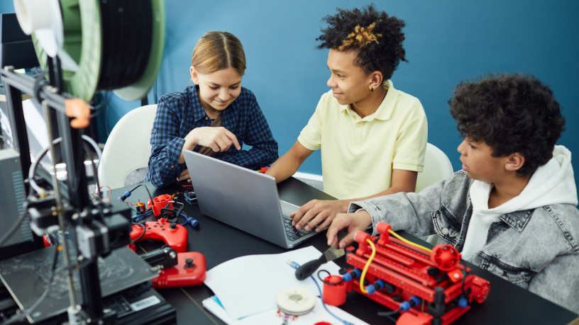 Aprender competindo: com Sérgio Bento De Araújo, entenda como a robótica educacional transforma desafios em aprendizado rápido e significativo.