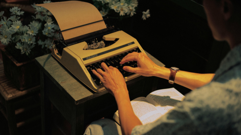 A literatura amplia reflexões e fortalece debates na sociedade atual, como ressalta Alfredo Moreira Filho.